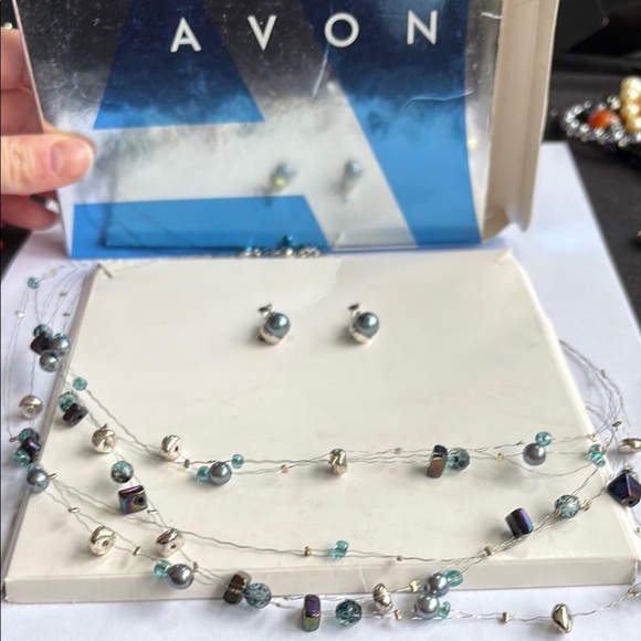 ✨Avon Vintage SP Silver and Blue Jewelry Set - Picture 1 of 5